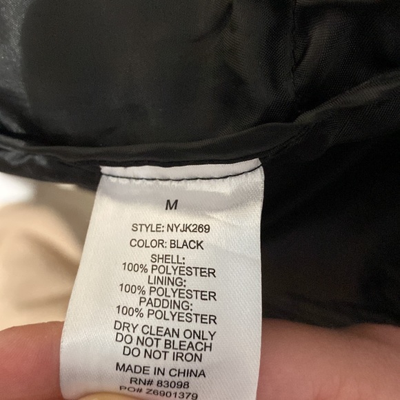 Cropped bomber jacket size medium - Picture 5 of 5